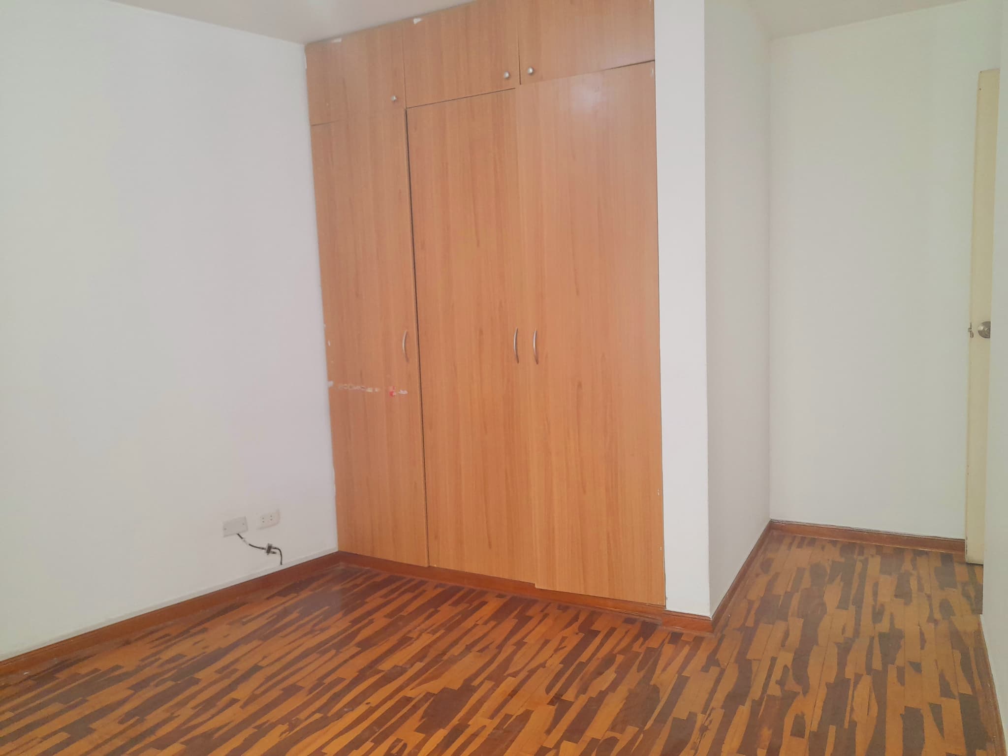 Ocasion con Cochera! Venta de Dpto. Muy Iluminado y Ventilado en La Molina — foto 9