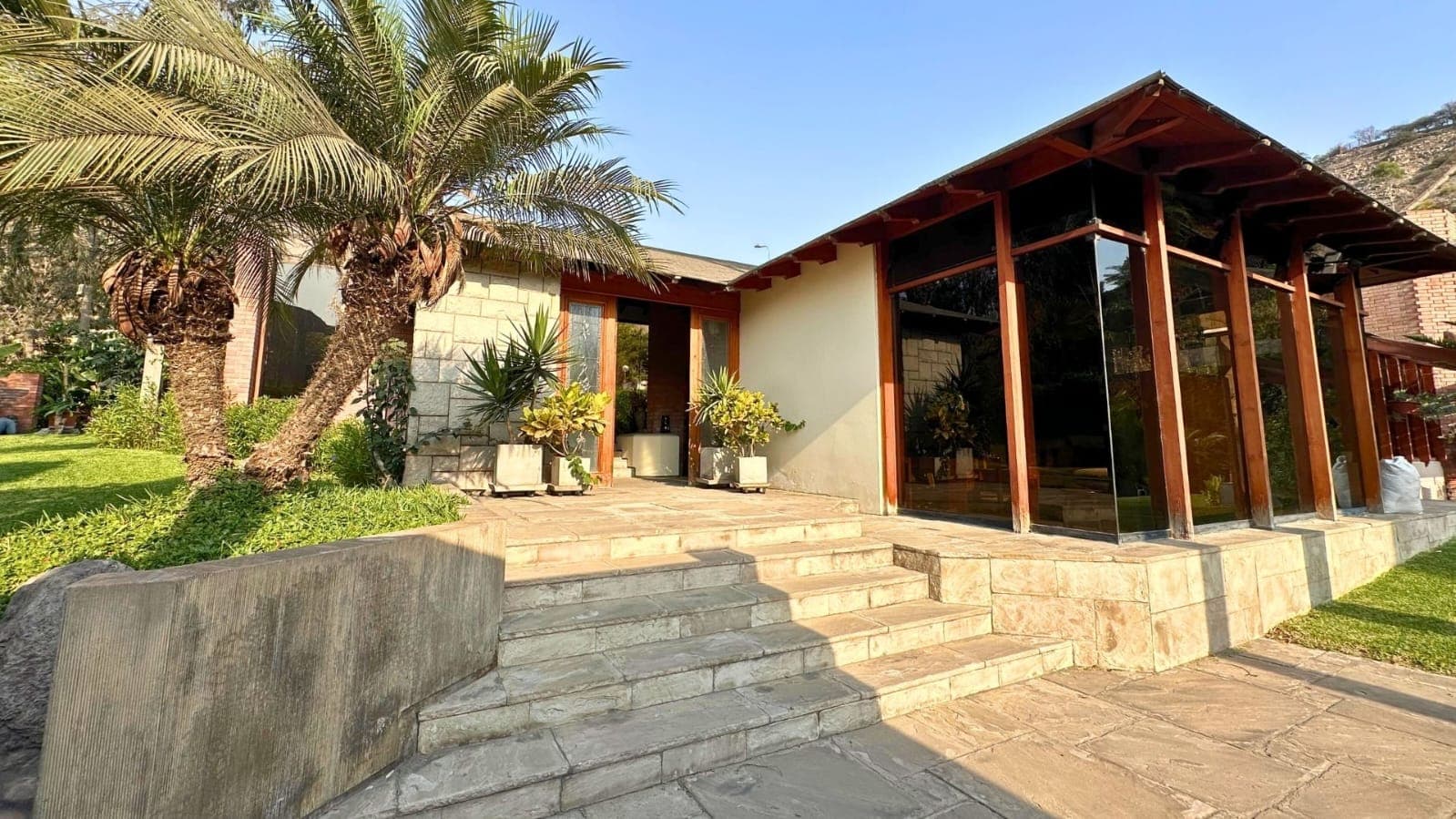 VENDO LINDA CASA EN LA PRADERA - LA MOLINA — foto 1