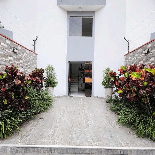 DPTO PRIMER PISO  m  TERRAZA  COCHERAS EXCELENTE PRECIO