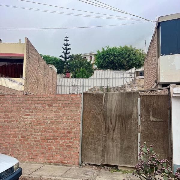 VENTA DE TERRENO EN LA MOLINA — foto 1