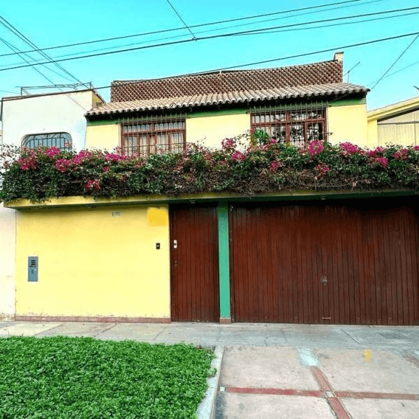 EN VENTA HERMOSA CASA EN LA MOLINA — foto 1