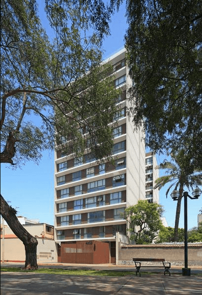 Departamento Flat  dormitorios  cochera con deposito  Super centrico — foto 1