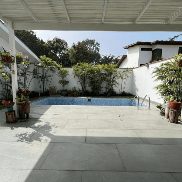 VENDO  CASAS COMO TERRENO  LA MOLINA — foto 2