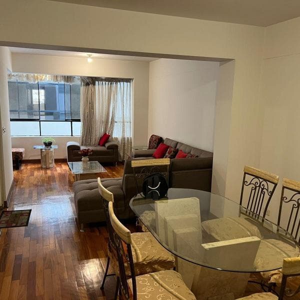 EN VENTA AMPLIO DEPARTAMENTO EN SURCO LIMITE CON SAN BORJA — foto 1