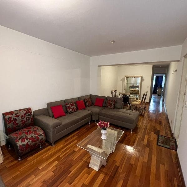 EN VENTA AMPLIO DEPARTAMENTO EN SURCO LIMITE CON SAN BORJA — foto 2