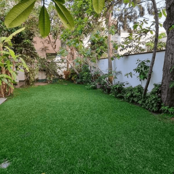 OPORTUNIDAD DE INVERSION SE VENDE CASA COMO TERRENO CON EXCELENTE UBICACIN — foto 1