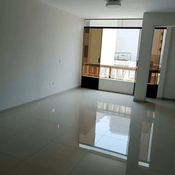 OPORTUNIDAD VENTA DE DEPARTAMENTO QUE PUEDE SER OFICINA EN MIRAFLORES — foto 1