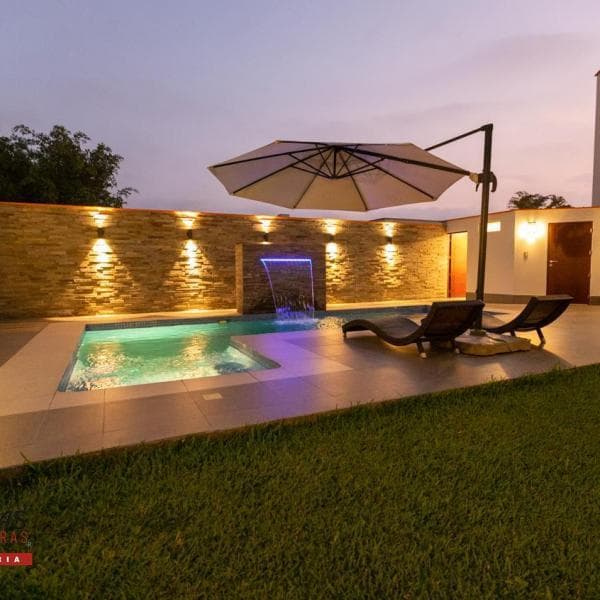 HERMOSA CASA EN CONDOMINIO EN VENTA EN LA PLANICIE II ETAPA — foto 1