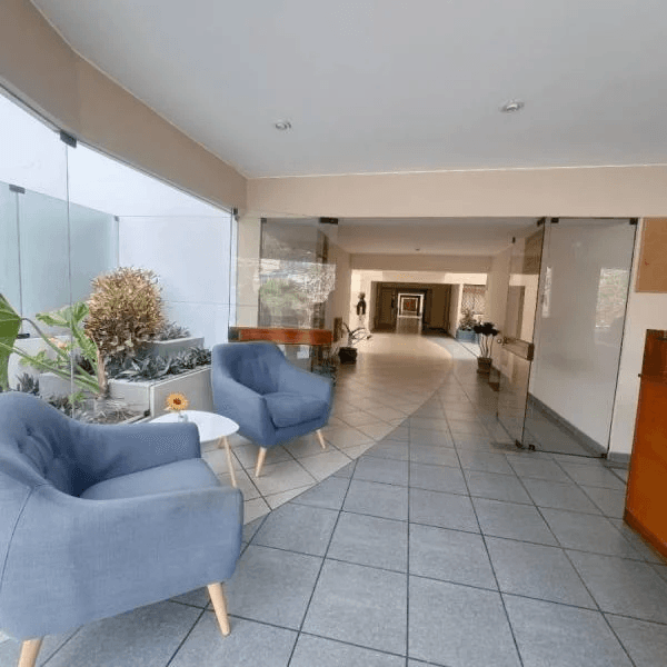 Vive en el Corazn de Miraflores  Departamento en Venta cerca del Malecn — foto 1