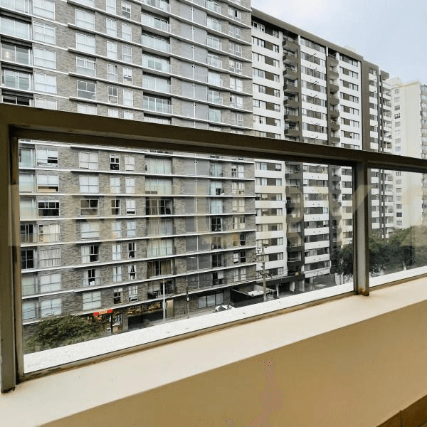 Oportunidad Departamento de d con balcn exterior en Juan de Aliaga — foto 2