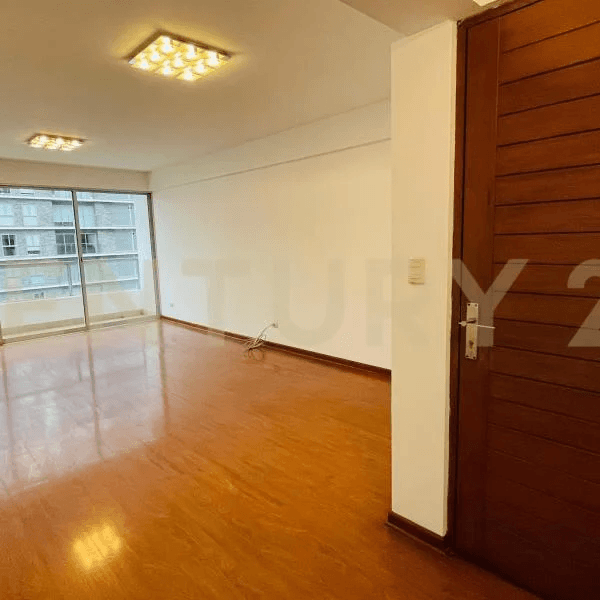 Oportunidad Departamento de d con balcn exterior en Juan de Aliaga — foto 1