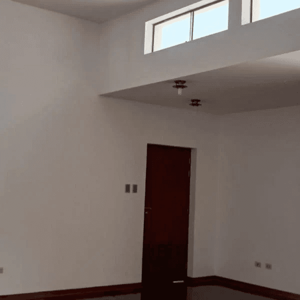 Miraflores Roca y Boloa vendemos espacioso duplex — foto 2