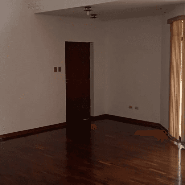 Miraflores Roca y Boloa vendemos espacioso duplex