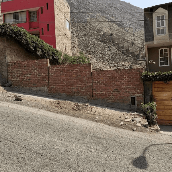 Vendo Terreno Residencial frente a parque ubicado en Las Praderas de la Molina — foto 1