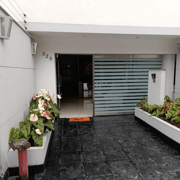 VENDO HERMOSO DEPARTAMENTO CERCA AL OLIVAR EN SAN ISIDRO — foto 1