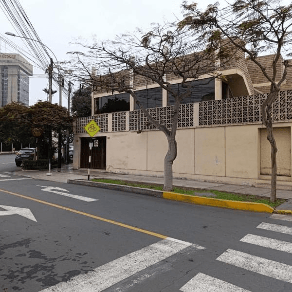 VENDO CASA EN CORPAC SAN ISIDRO CERCA AL MINISTERIO DEL INTERIOR — foto 2