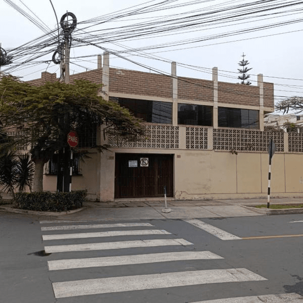 VENDO CASA EN CORPAC SAN ISIDRO CERCA AL MINISTERIO DEL INTERIOR — foto 1