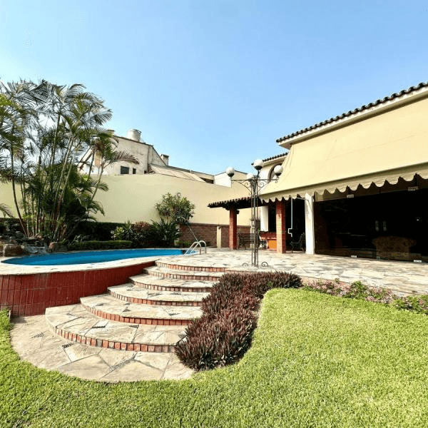 VENTA DE EXCLUSIVA CASA EN CAMACHO LA MOLINA — foto 1