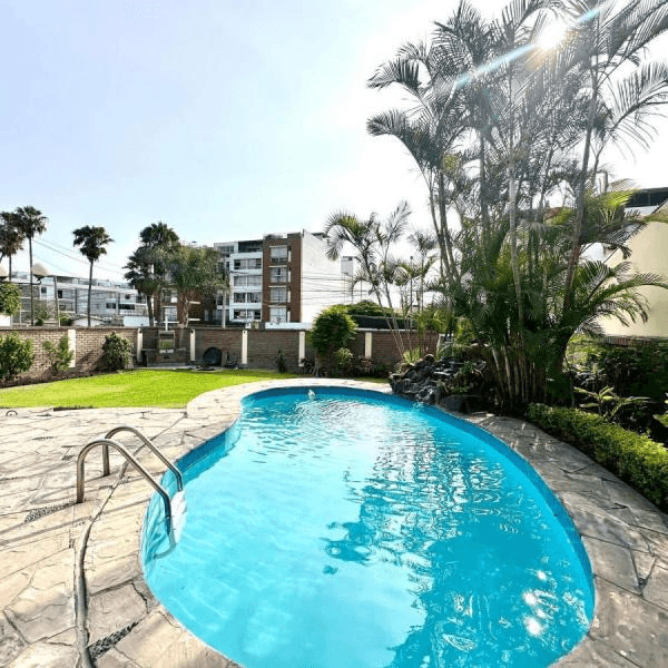 VENTA DE EXCLUSIVA CASA EN CAMACHO LA MOLINA — foto 2