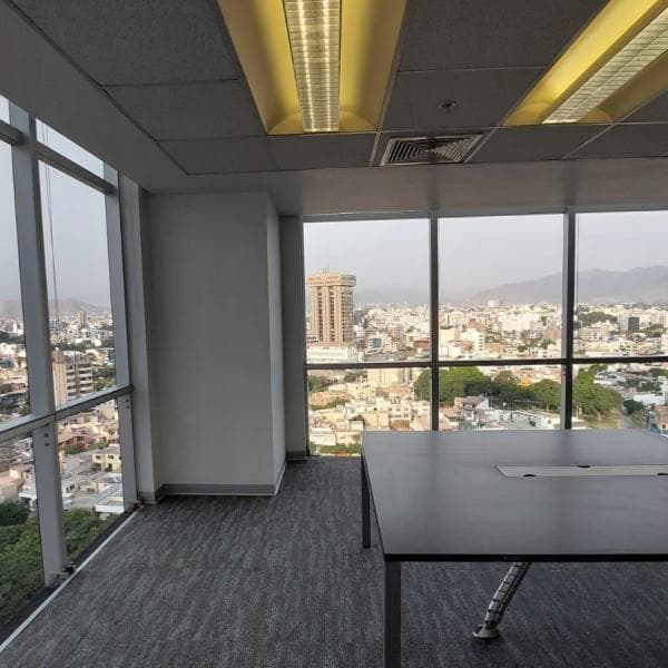 Alquiler oficinas implementadas en Magdalena y San Isidro desde  m — foto 1