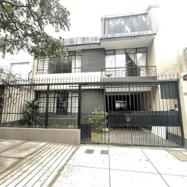 VENTA DE TERRENO  m ZONIFICACION CZ  MIAFLORES