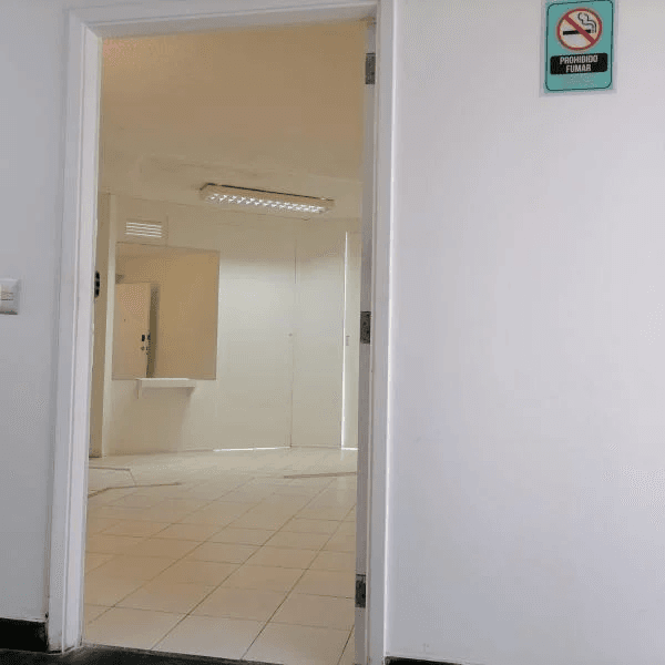 VENDO OFICINA EN EL CORAZON DE MIRAFLORES — foto 1