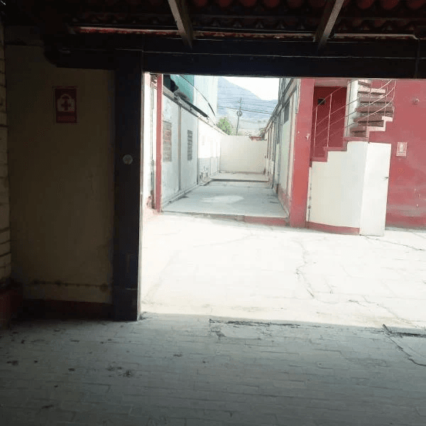 VENDO  OCASION  CASA COMO TERRENO SOL DE LA MOLINA — foto 2