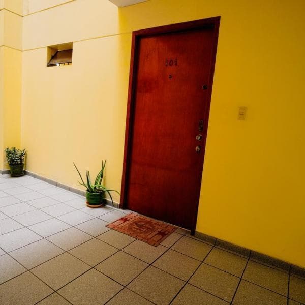 SE VENDE DEPARTAMENTO EN SURCO PRIMER PISO CON COCHERA — foto 1