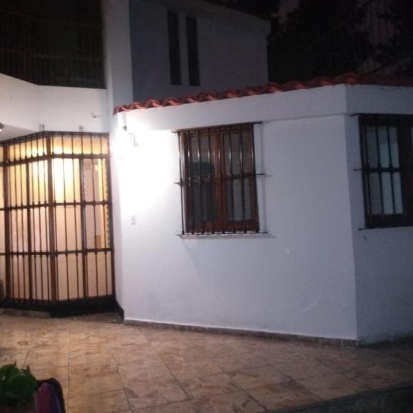 LINDO DEPARTAMENTO EN ER PISO  m  COCHERA NEGOCIABLE — foto 2