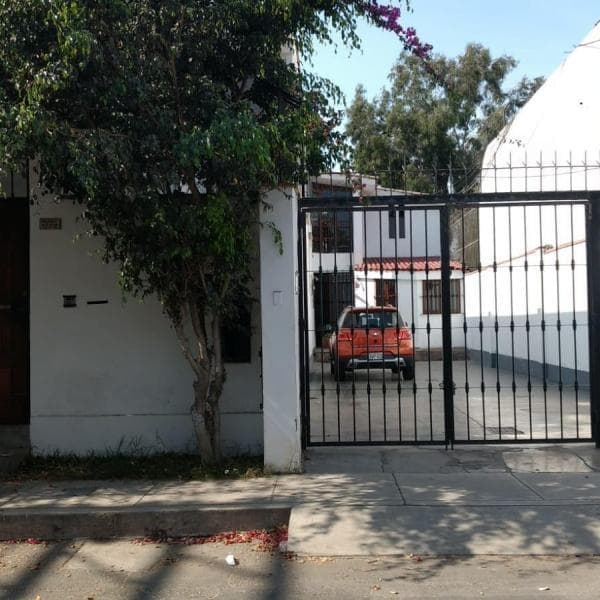 LINDO DEPARTAMENTO EN ER PISO  m  COCHERA NEGOCIABLE — foto 1