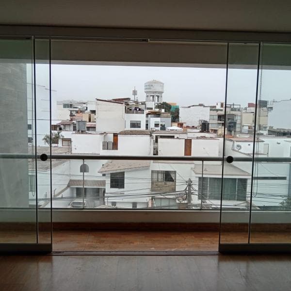 HERMOSO FLAT EN VENTA CHAMA SURCO — foto 2
