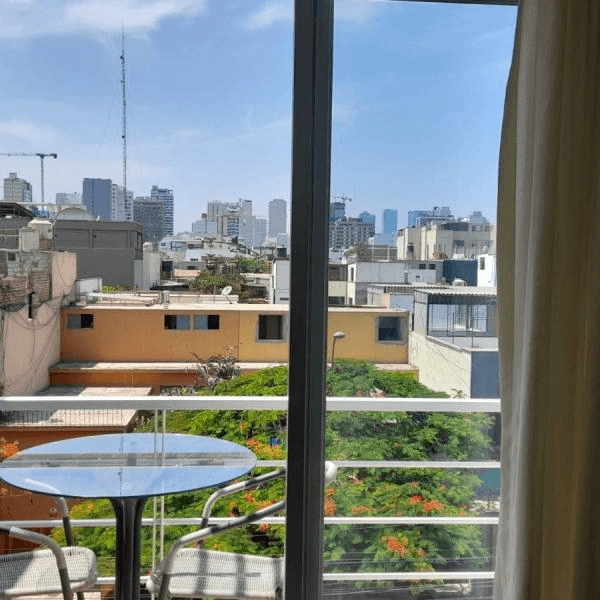 Se Vende  AMPLIO Departamento De  M  m de Azotea en Lince limite Con San Isidro — foto 2