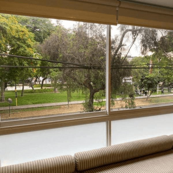 VENDO Este Espectacular y Elegante Departamento con Doble Vista a Parques — foto 1