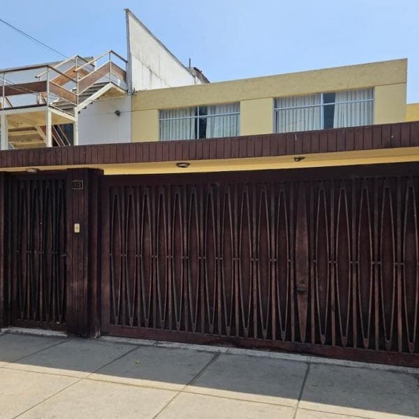 VENTA CASA POR REMODELAR LAS GARDENIAS  SURCO — foto 2
