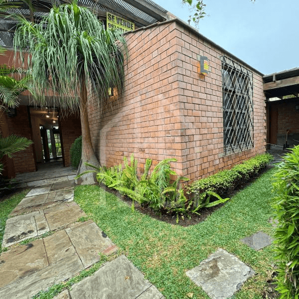Bella Casa en Venta Frente a Parque en Condominio Cerrado — foto 1
