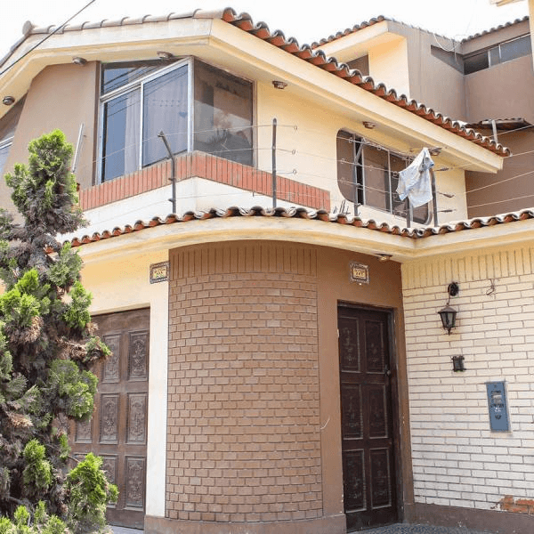 Casa en venta como terreno en urbanizacion los Ingenieros La Molina — foto 1