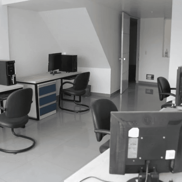 En venta Edificio de  pisos  azotea y departamento de  m en la Molina — foto 1