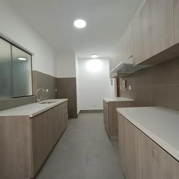 VENDO AMPLIO DPTO FLAT 1ER PISO 185 M2 CONDOMINIO REMODELADO ILUMINADO! SURCO — foto 10