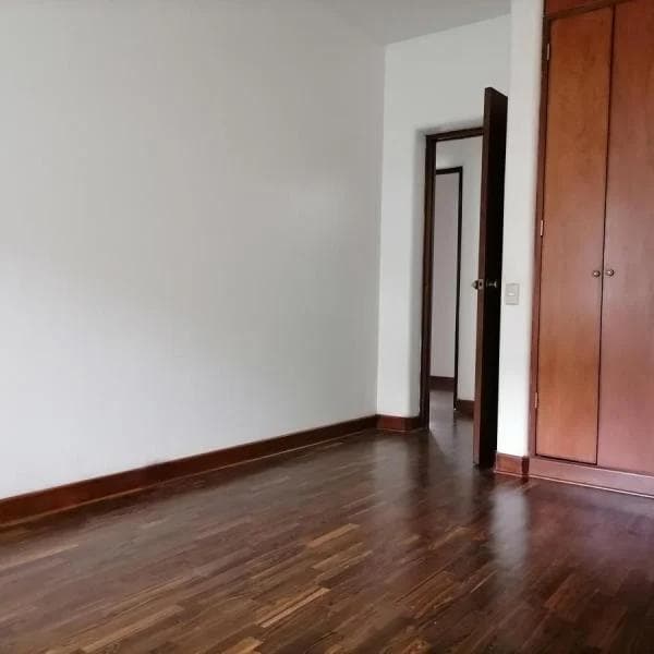 VENDO AMPLIO DPTO FLAT 1ER PISO 185 M2 CONDOMINIO REMODELADO ILUMINADO! SURCO — foto 7