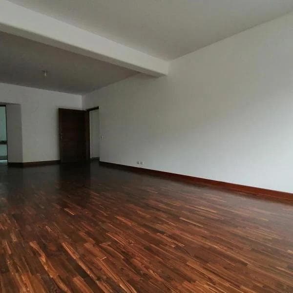 VENDO AMPLIO DPTO FLAT 1ER PISO 185 M2 CONDOMINIO REMODELADO ILUMINADO! SURCO — foto 3