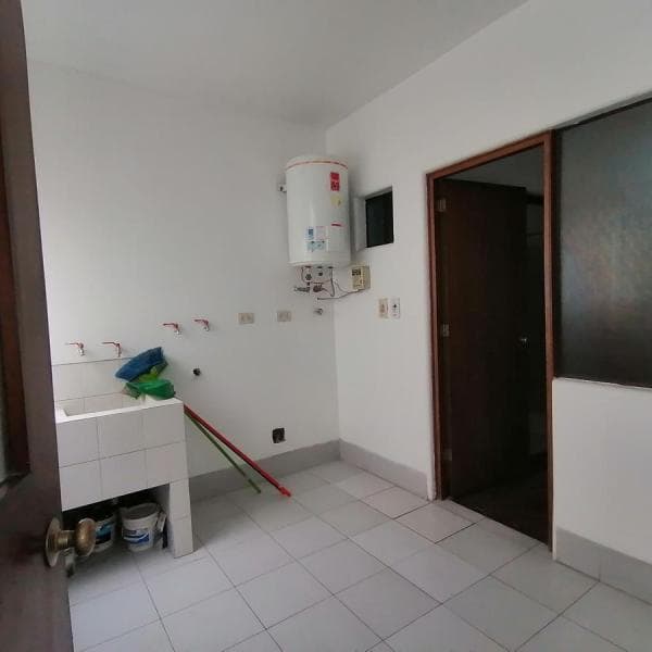 VENDO AMPLIO DPTO FLAT 1ER PISO 185 M2 CONDOMINIO REMODELADO ILUMINADO! SURCO — foto 13