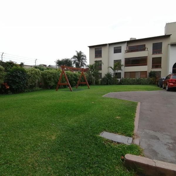 VENDO AMPLIO DPTO FLAT 1ER PISO 185 M2 CONDOMINIO REMODELADO ILUMINADO! SURCO — foto 2