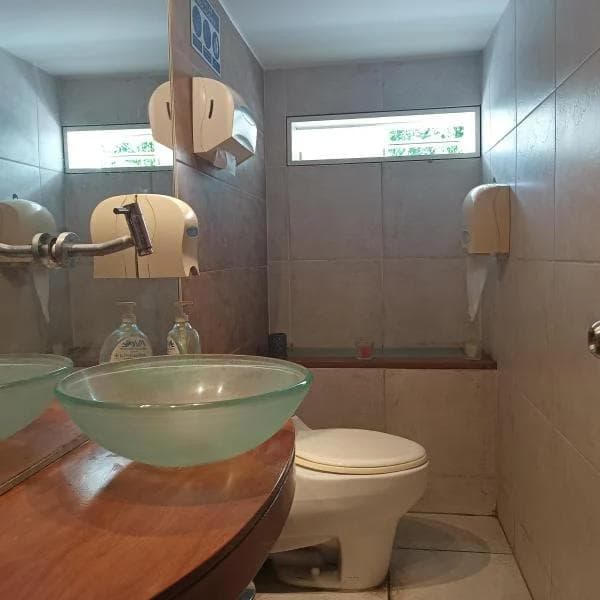 Vendo Local Comercial Cz Esquina 210 m² Remodelado Av Petit Thouars San Isidro — foto 2