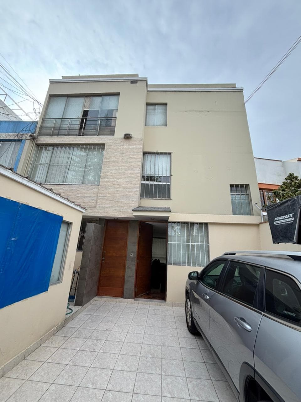 VENDO CASA + COCHERA FRENTE A PARQUE EN SURCO LIMITE MIRAFLORES — foto 4
