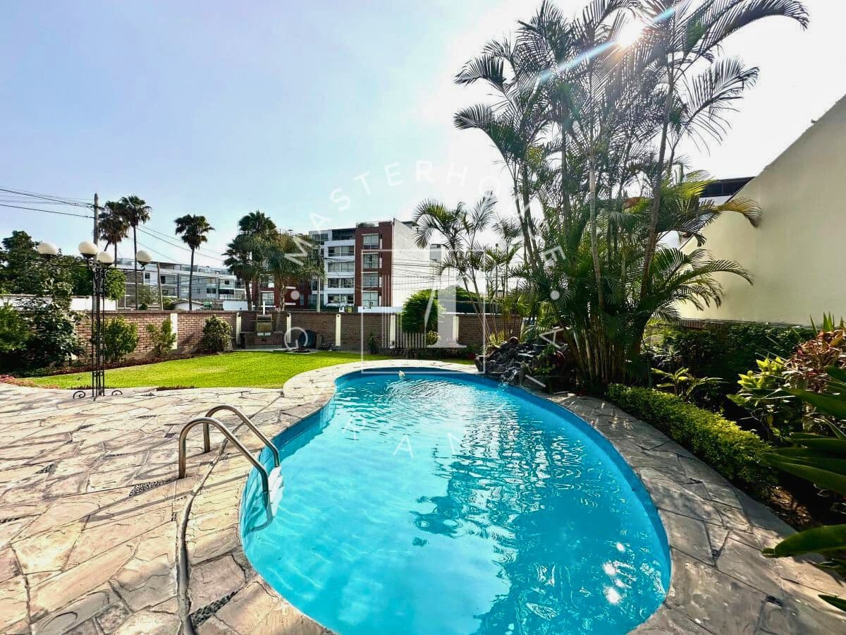 Bella Residencia, Rodeada De Jardines, En Zona Exclusiva De La Molina — foto 1
