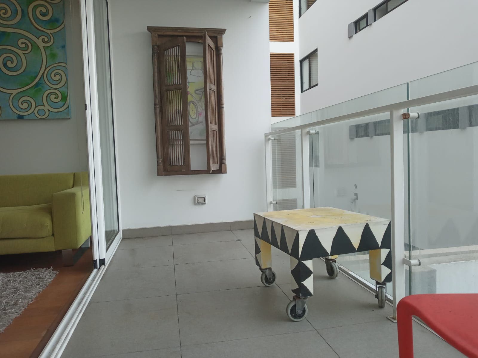 SE vende comodo y espacioso departamento en la centrica av salaverry san isidro — foto 2