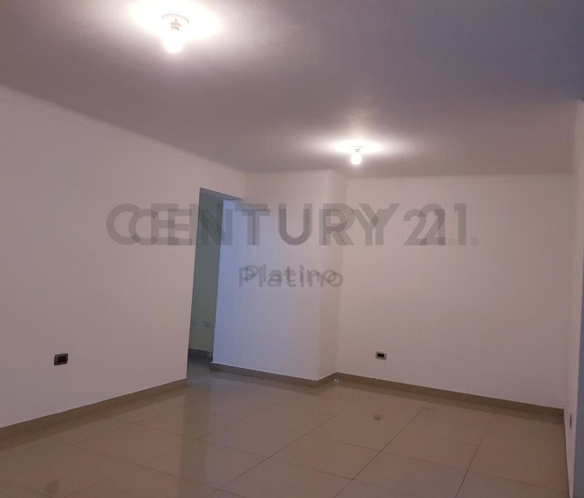 Vendo Departamento en Inmejorable Ubicación Remodelado Surco — foto 3