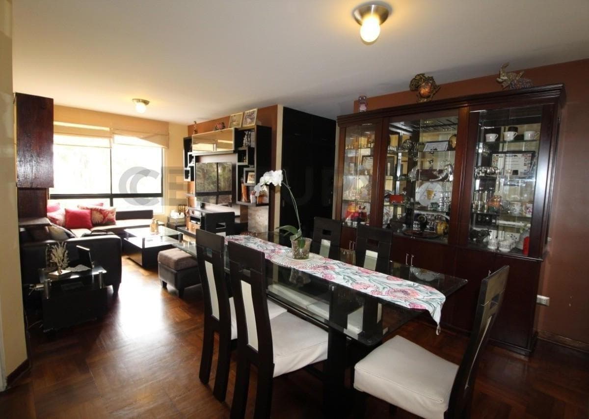 Ocasion! Se Vende Lindo Departamento en Bonita Zona Frente a Parque — foto 4