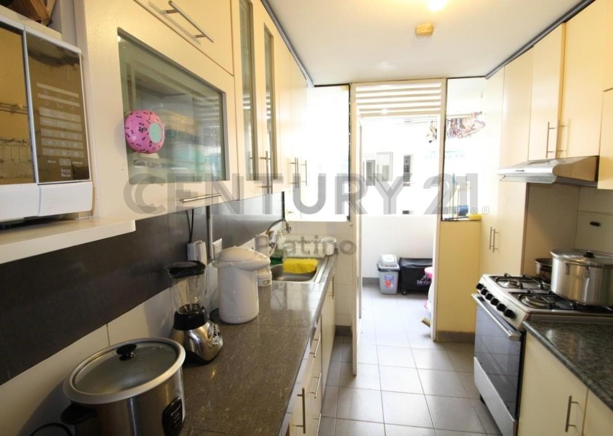 Ocasion! Se Vende Lindo Departamento en Bonita Zona Frente a Parque — foto 9