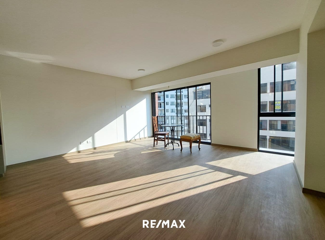 Departamento En Venta En Miraflores, Con Cochera Y Vista Externa — foto 1